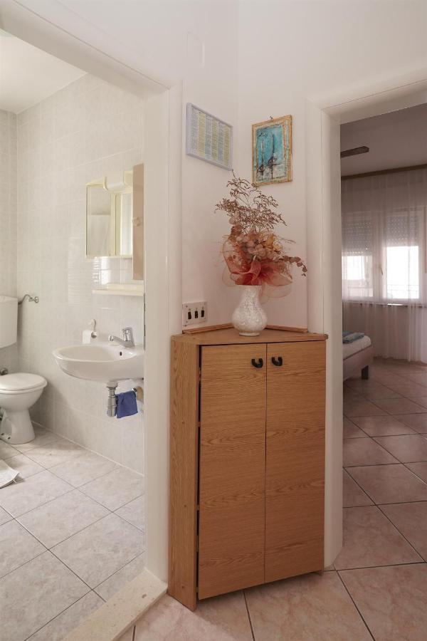 Apartments Mare Trogir Habitación foto