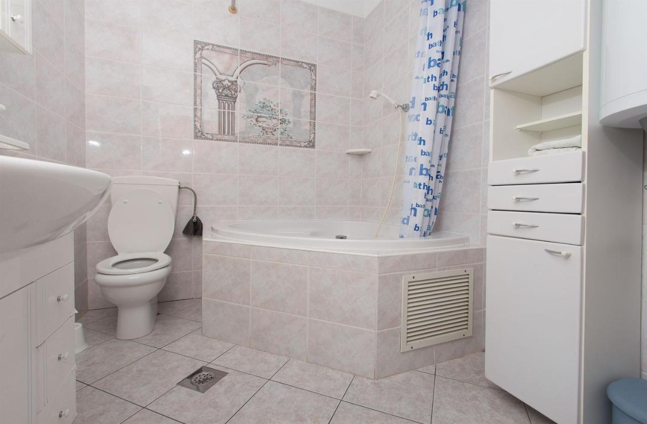 Apartments Mare Trogir Exterior foto