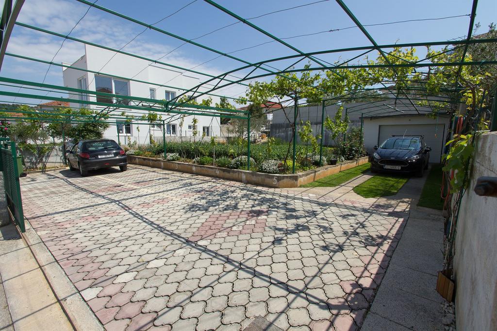 Apartments Mare Trogir Exterior foto