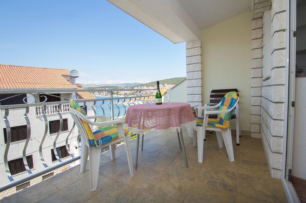 Apartments Mare Trogir Exterior foto